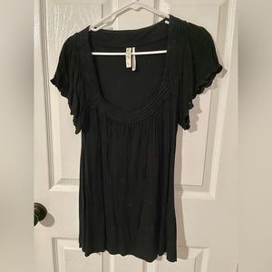 Black flutter sleeve tee